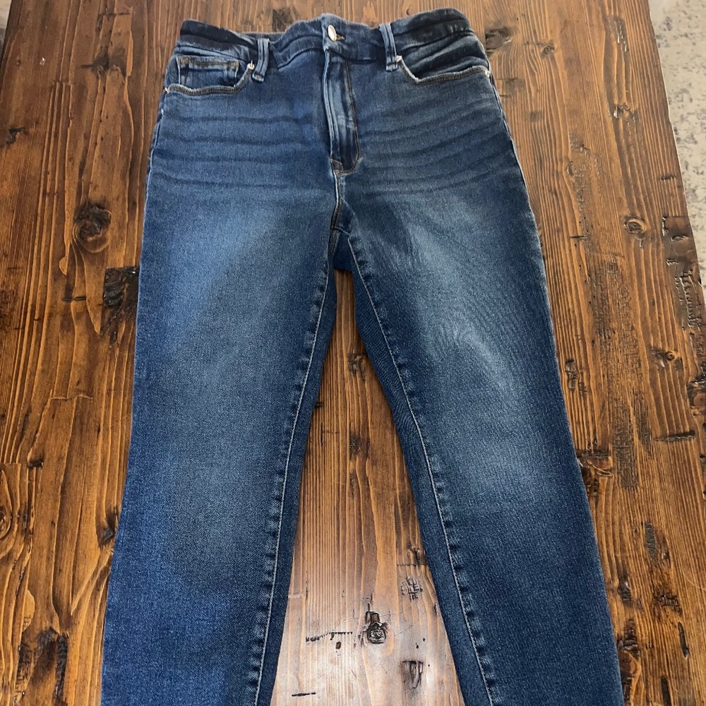 Good American Power Stretch Pull-On Skinny Jeans.